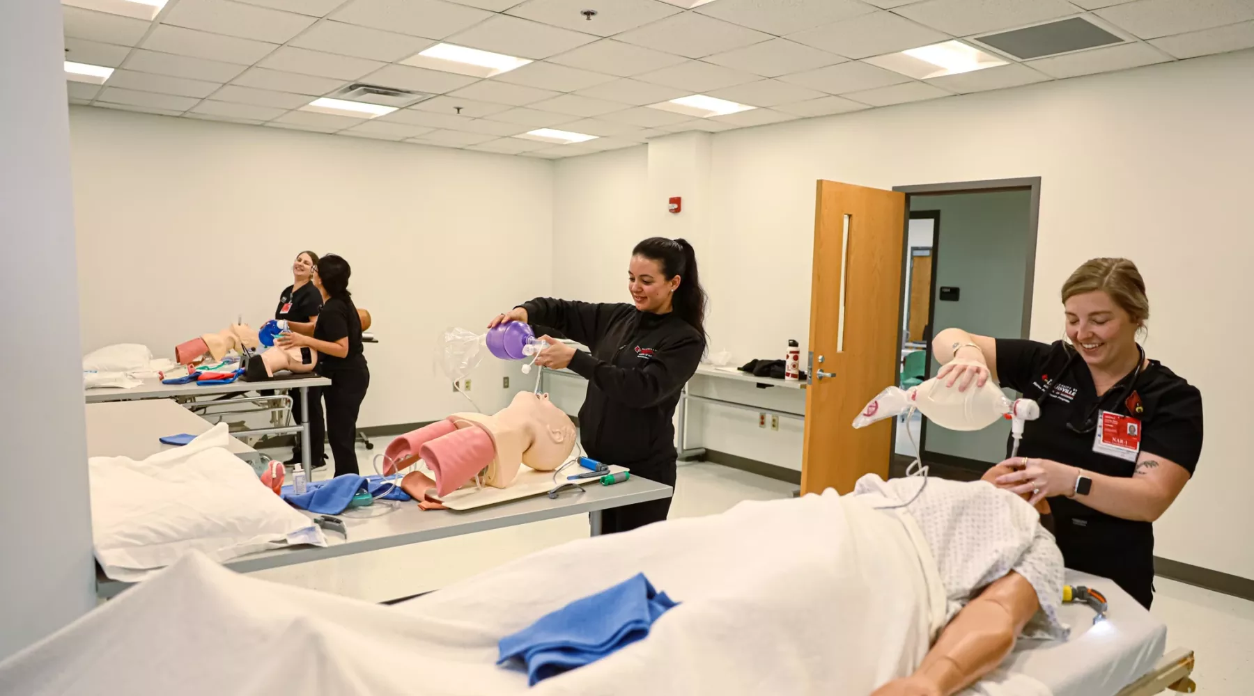 Residents participating in a simulation experience in the Clinical Simulation Center Nurse Anesthesia Lab at the UofL School of Nursing.